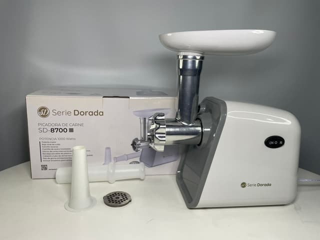 Picadora de Carne Serie Dorada 8700